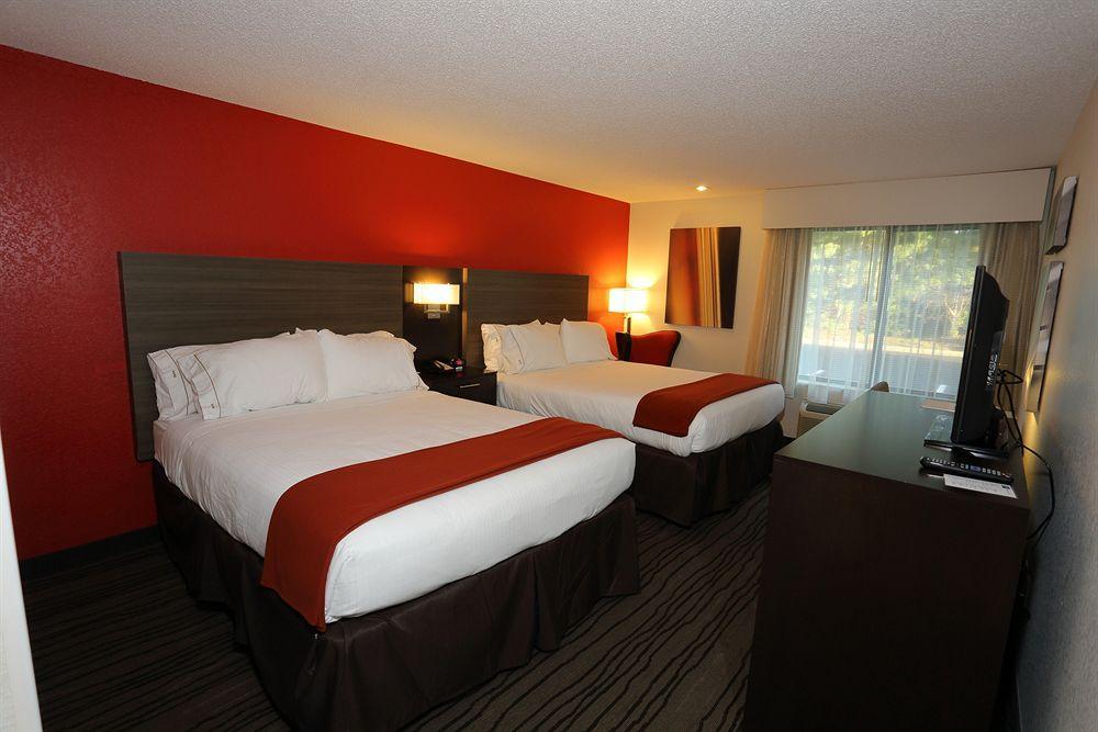 Holiday Inn Express Brentwood-South Cool Springs By Ihg Exterior photo