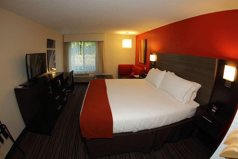 Holiday Inn Express Brentwood-South Cool Springs By Ihg Exterior photo