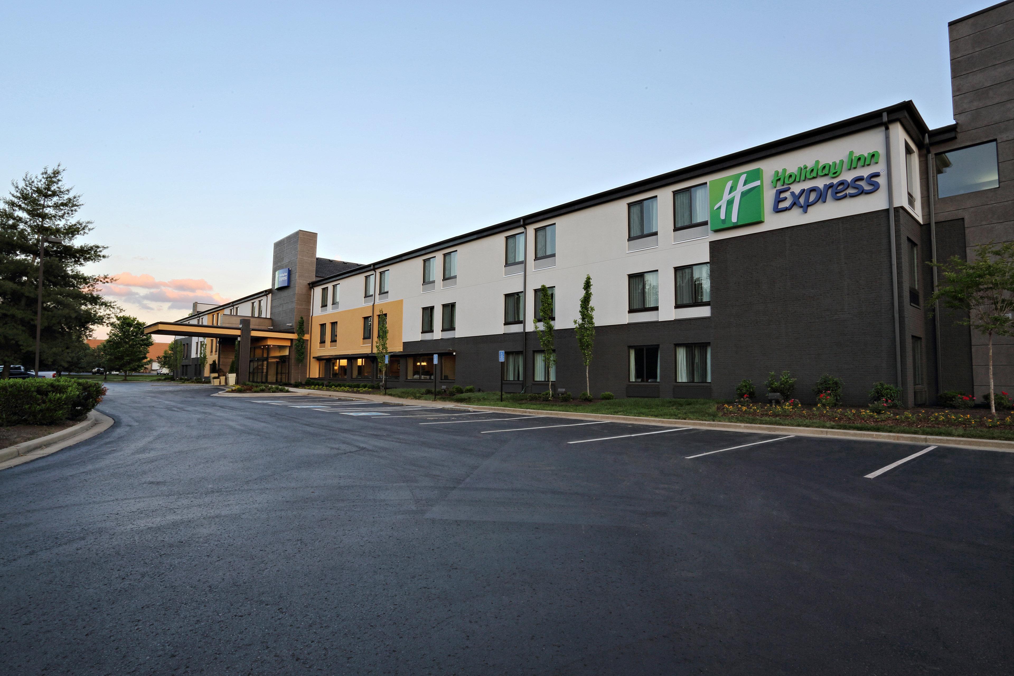 Holiday Inn Express Brentwood-South Cool Springs By Ihg Exterior photo