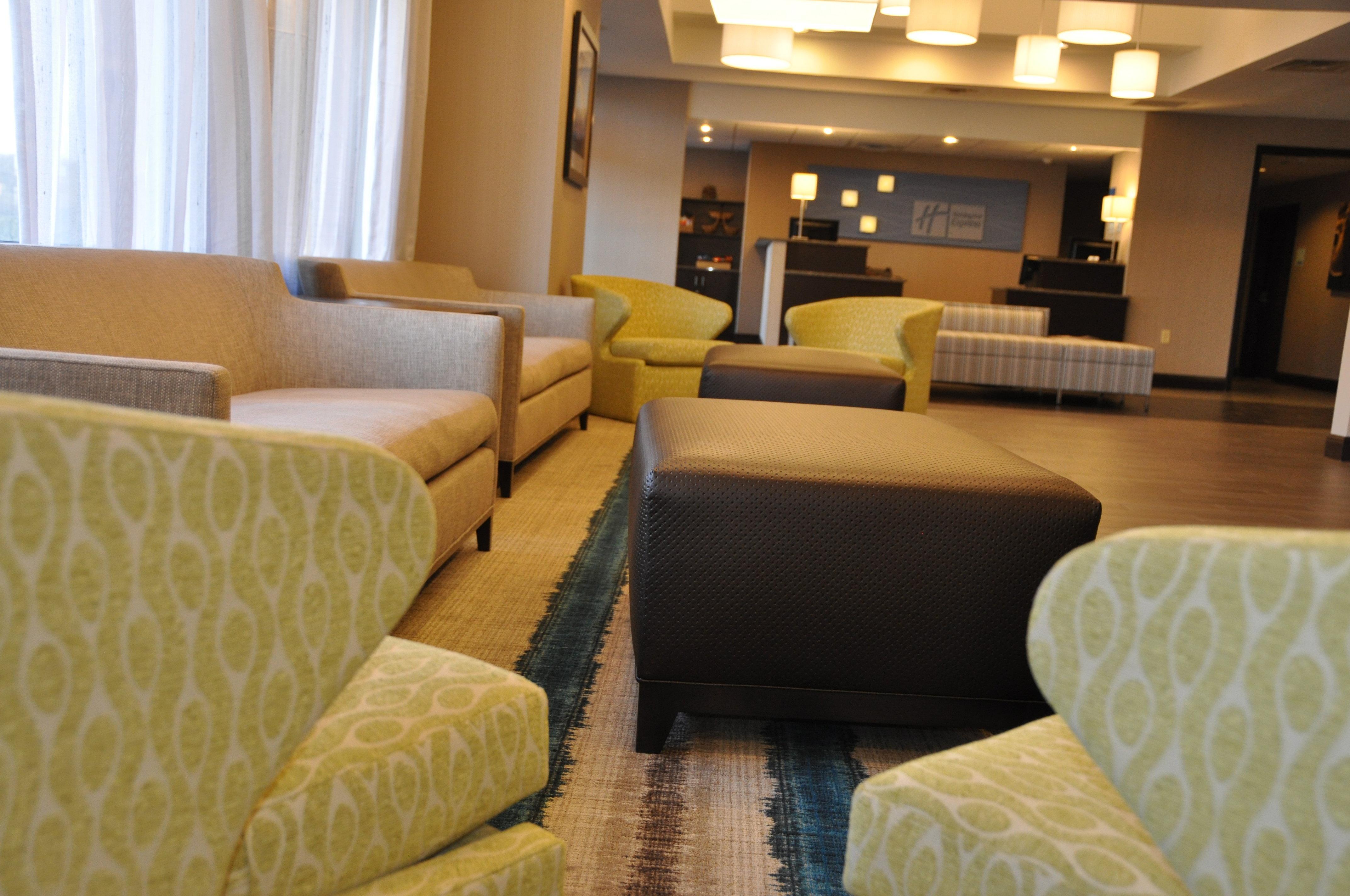 Holiday Inn Express Brentwood-South Cool Springs By Ihg Exterior photo