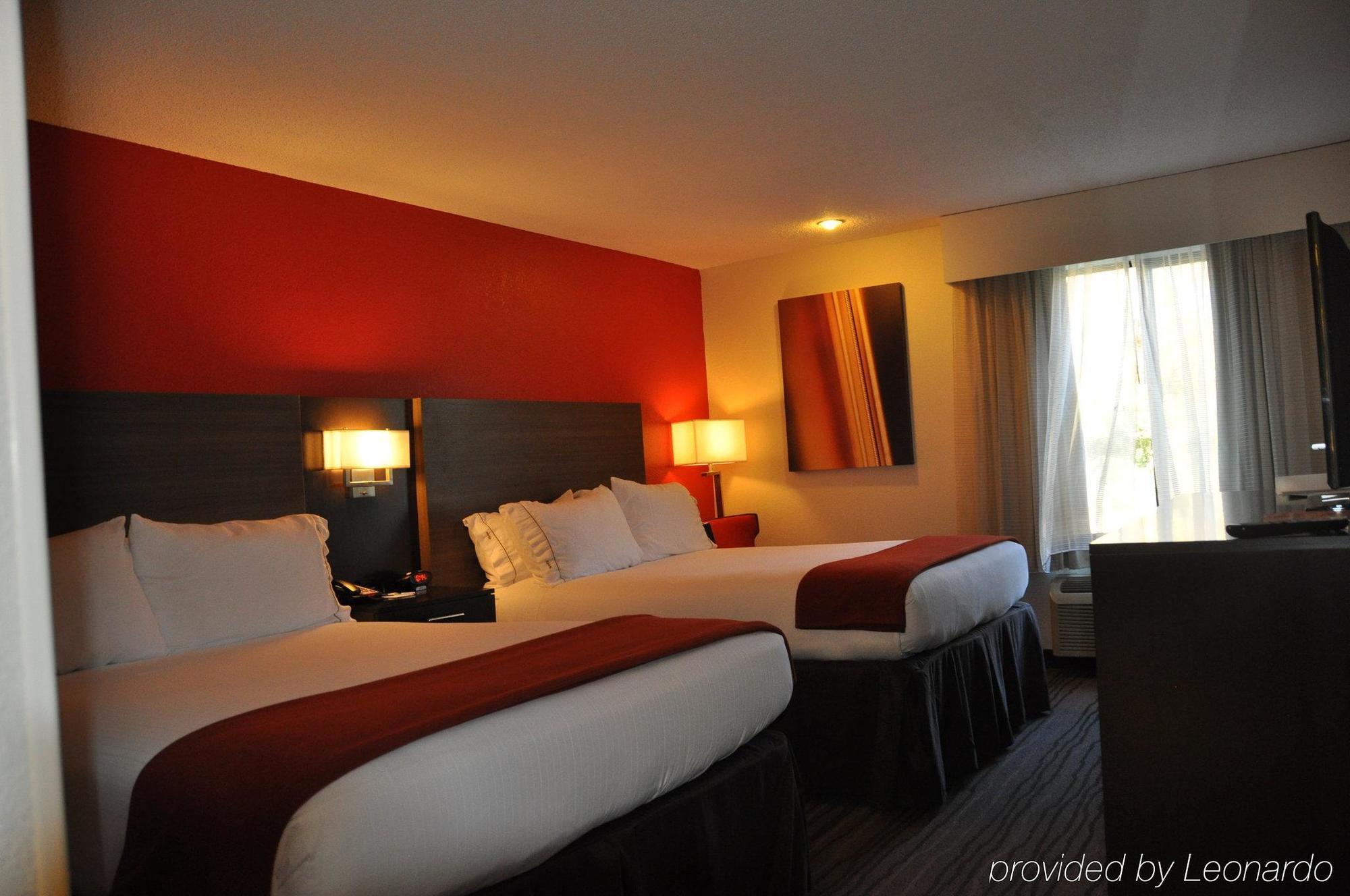 Holiday Inn Express Brentwood-South Cool Springs By Ihg Exterior photo